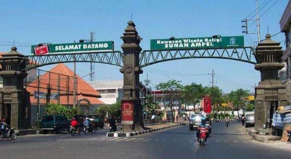 Graha Teras Syariah Hotel Surabaya Exterior photo